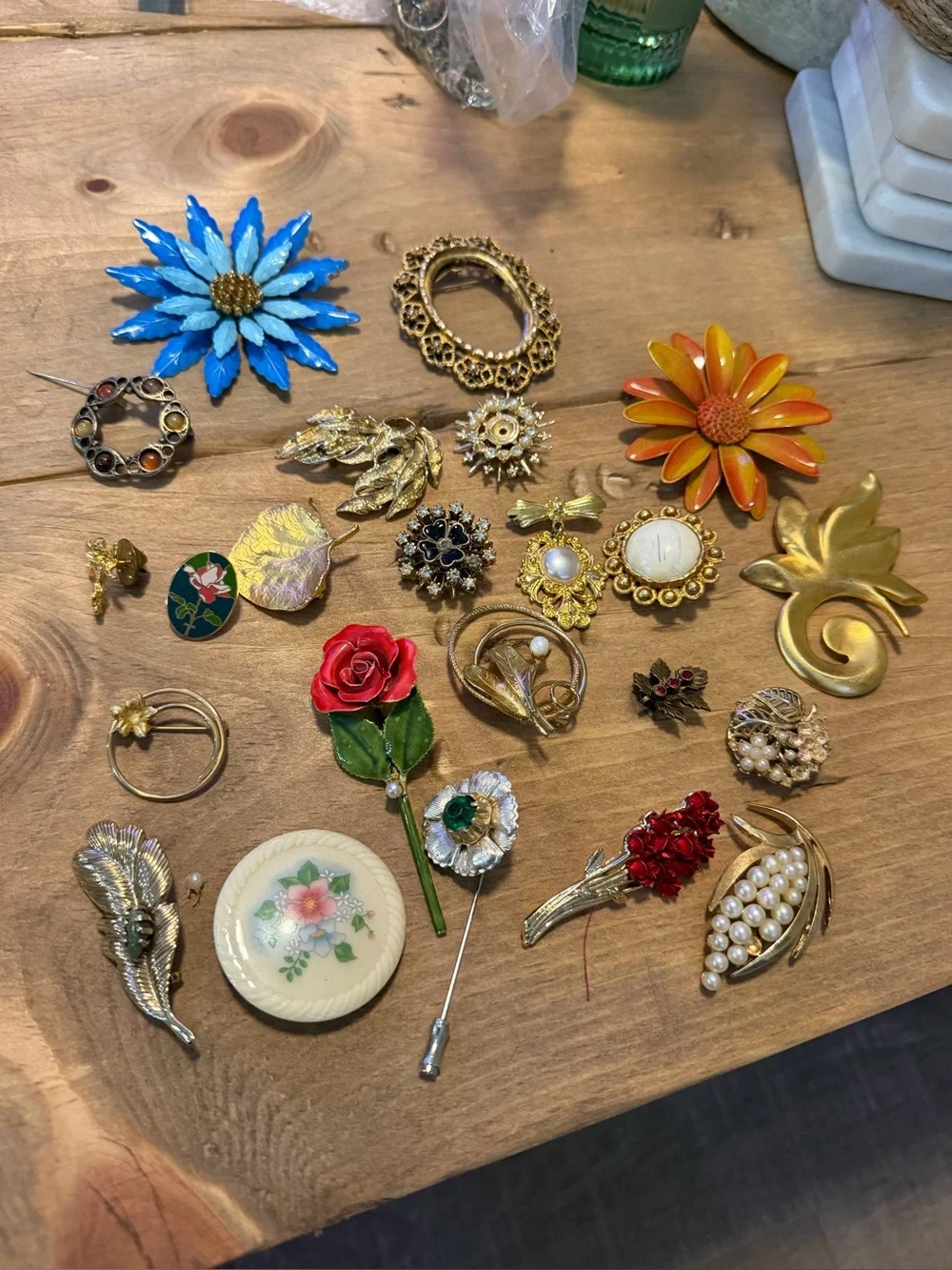 Assorted Women's Vintage Floral Brooch Pin - Gold & Multicolor